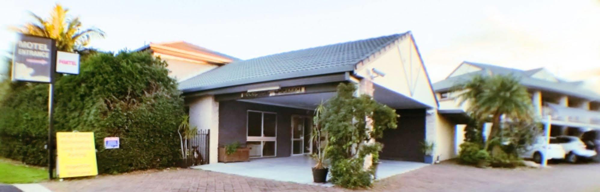 Avlon Gardens Motel 3* Ballina