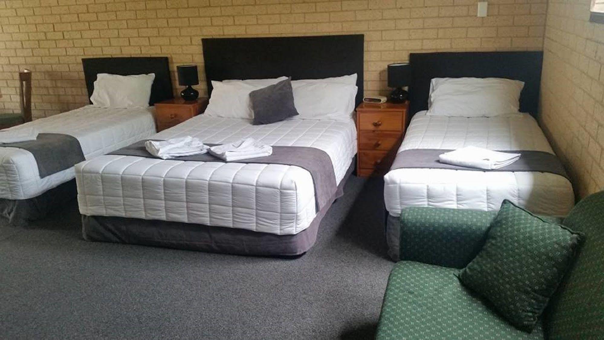 Avlon Gardens Motel 3*
